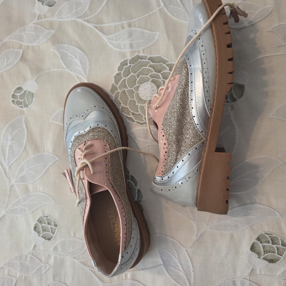 Elegant Women's Loafers in Pink and Silver - Picture 9 of 10